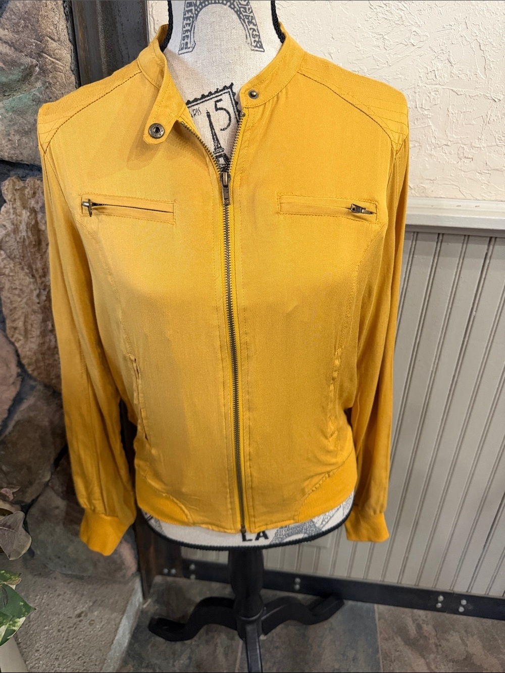mine Women's Yellow Zip-Front Bomber Jacket